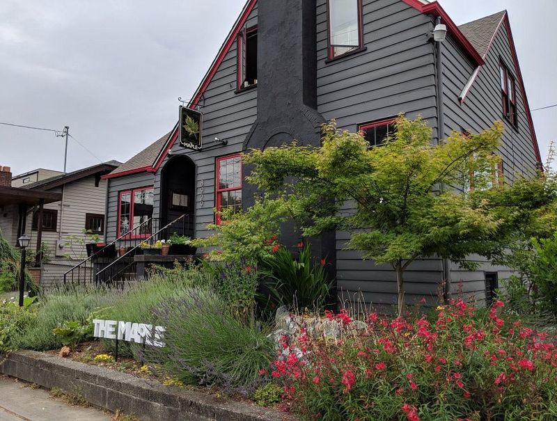 The Maple - Seattle (fireplace cafe)