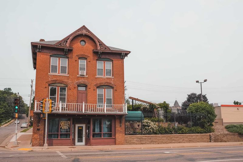 Planning a Respectful Visit in Wisconsin