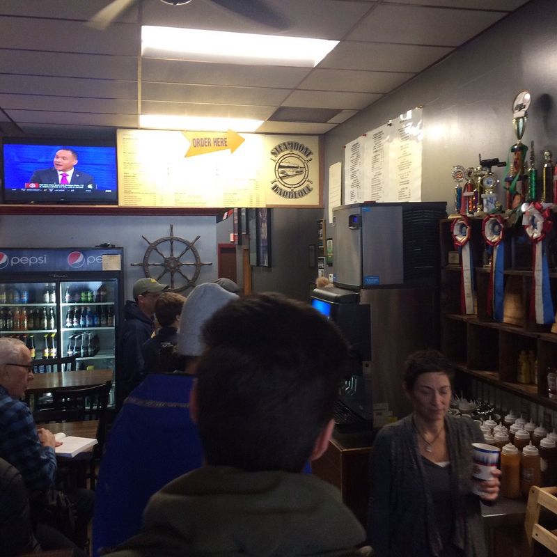 Steamboat BBQ – Wheaton