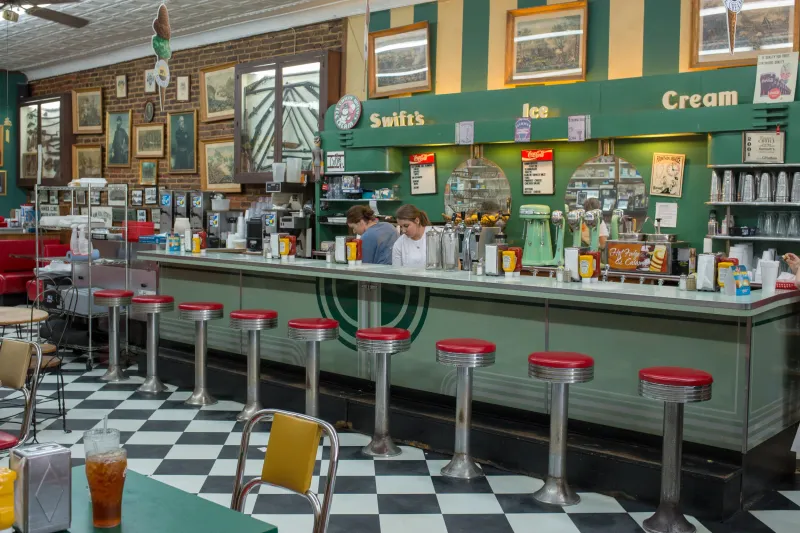 Borroum's Drug Store - Corinth