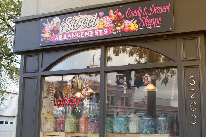 Sweet Arrangements (Wyandotte, MI)