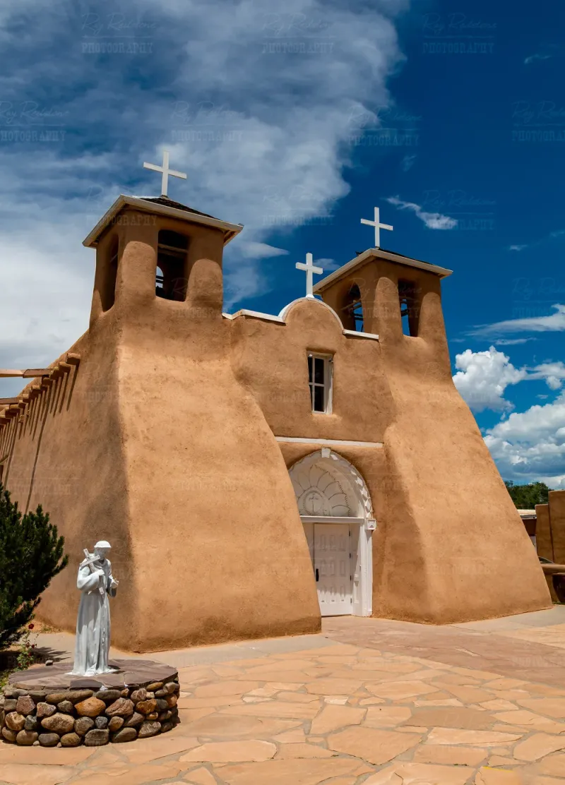 San Francisco de Asís Church: Adobe Majesty