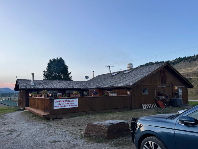 The Grizzly Bar (Cameron)