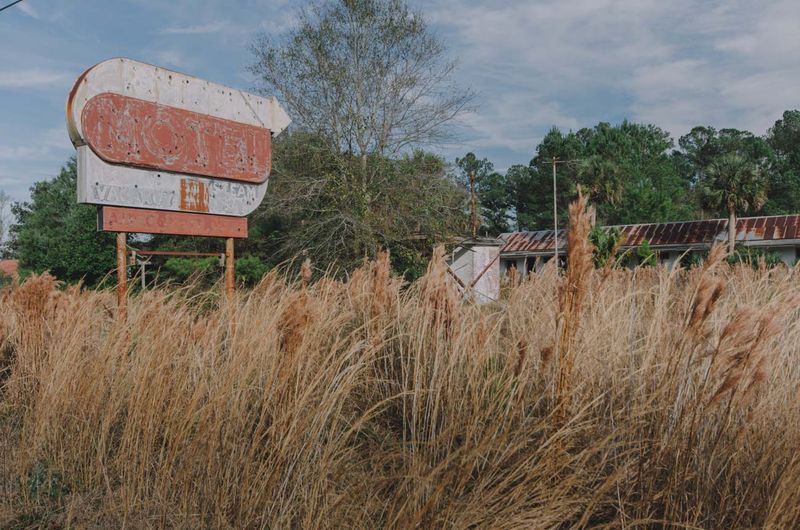 The Motel Lost Between Two States