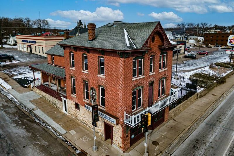 Streetfront Watchfulness on Spring Street