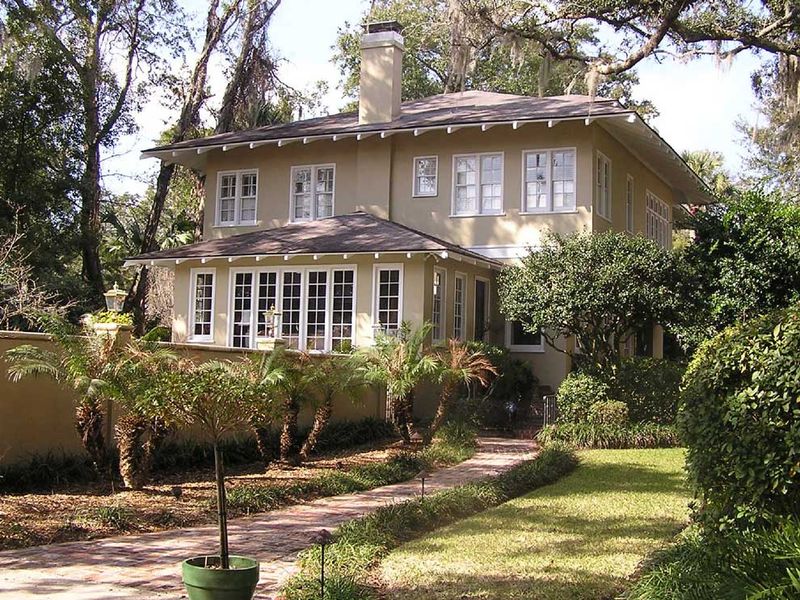 Riverside and Avondale Historic Neighborhoods