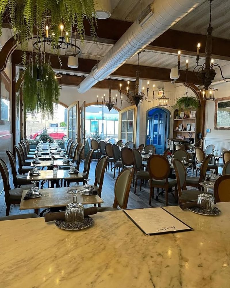 The Blue Door Cafe: Chicago