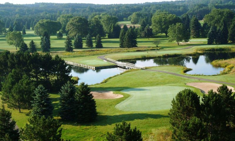 Evergreen Resort’s Quiet Lakeside Lodges in Cadillac