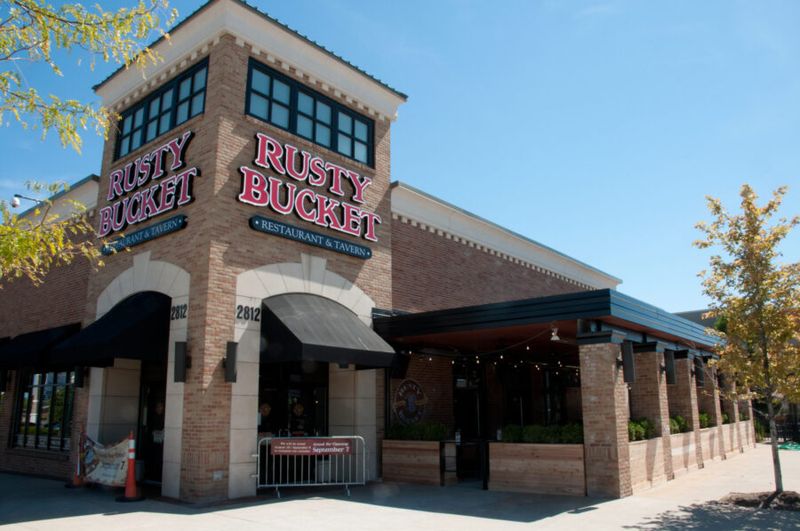Rusty Bucket Restaurant & Tavern