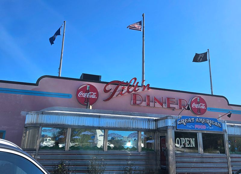A Classic New Hampshire Diner That Glows on Winter Mornings