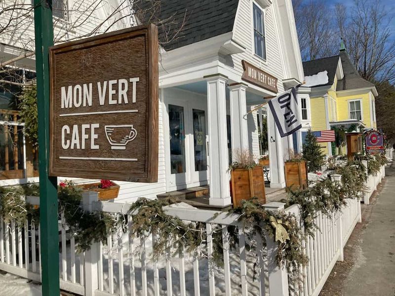 Mon Vert Cafe in Woodstock