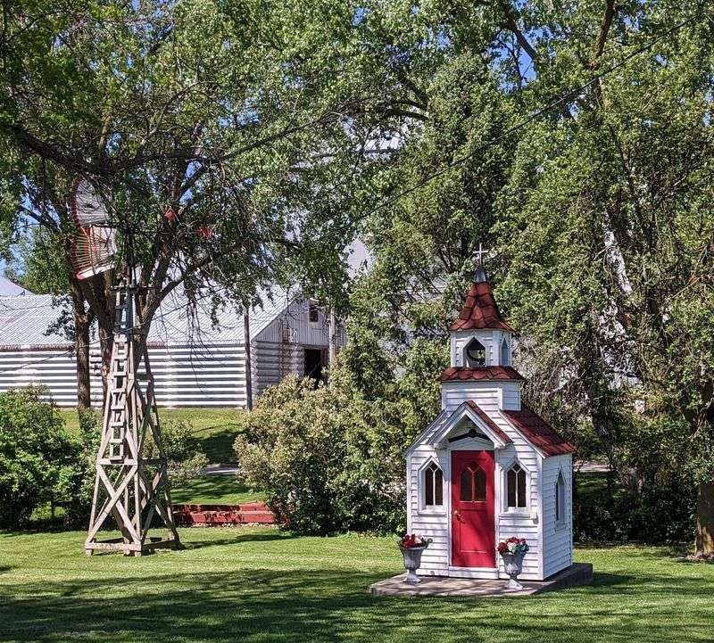 The Quiet, Quaint Vibe