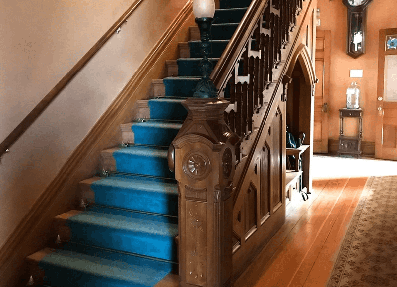 Staircases That Change Direction with Moon Phases