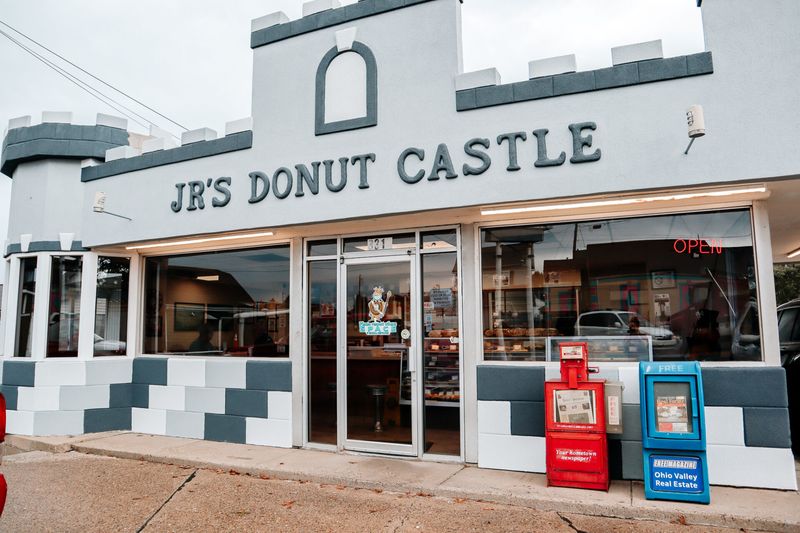 JR’s Donut Castle, Parkersburg