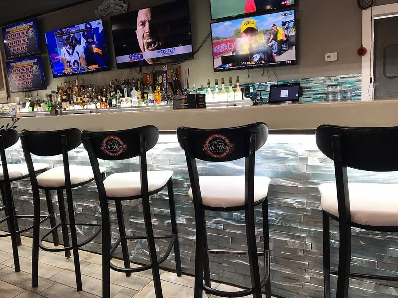 The Fish House Bar & Grill - Shepherdsville