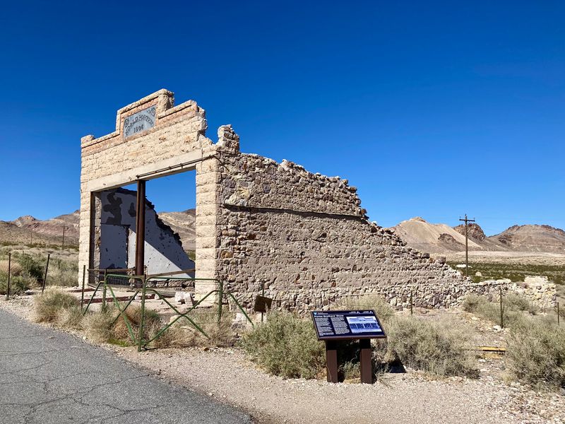 The Skeletal Porter Brothers Store