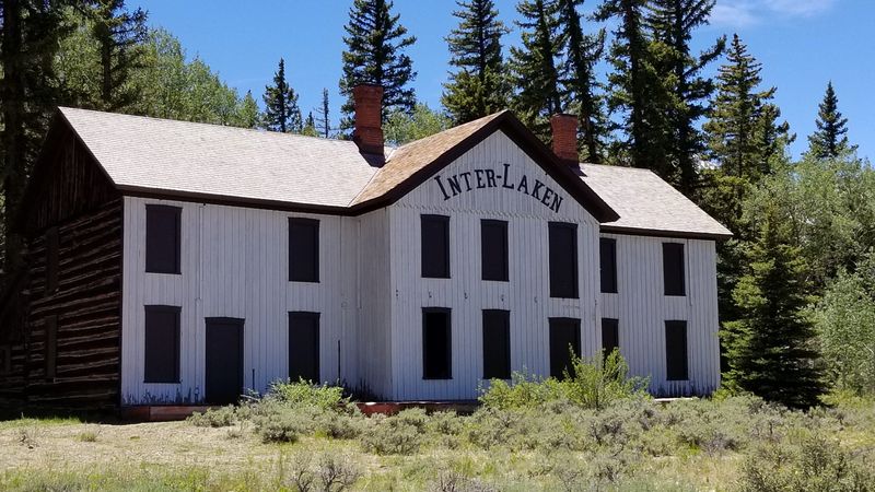 A Luxurious Beginning in the Late 1800s