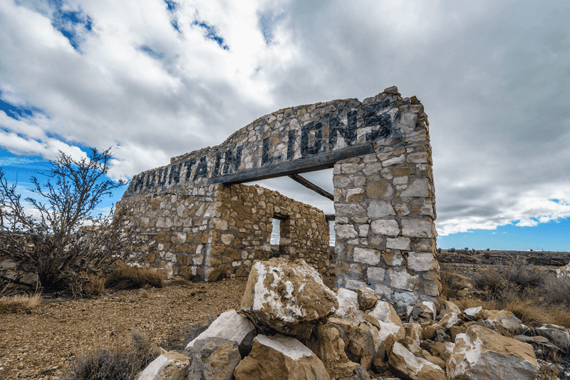 A Desert Town Left Behind on Route 66
