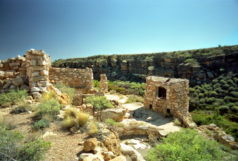 The Canyon Adds a Dramatic Natural Frame
