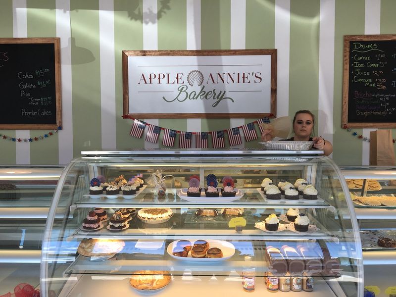 Apple Annie’s, Morgantown