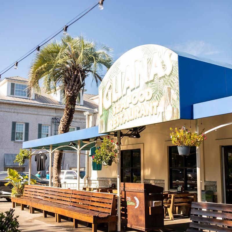 Iguanas Seafood Restaurant (St. Simons Island)