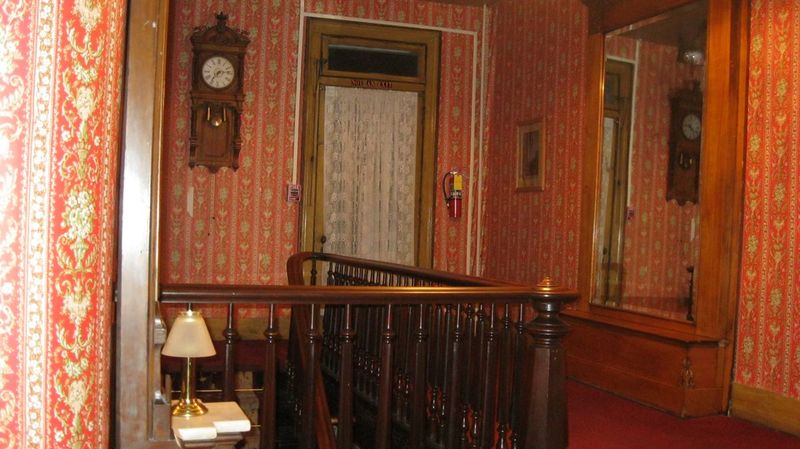 The Gateway to the Wild West: A Historical Foundation