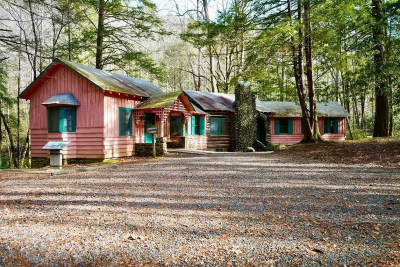 A Bygone Getaway for the Elite