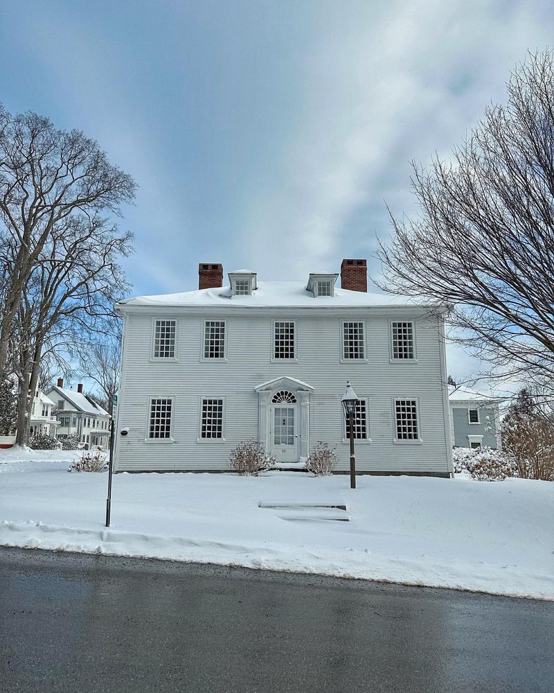 A Coastal Village Wrapped in History and Quiet Charm