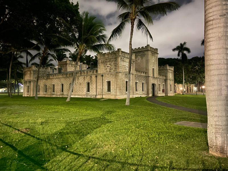 The Night Marchers (H?poe)