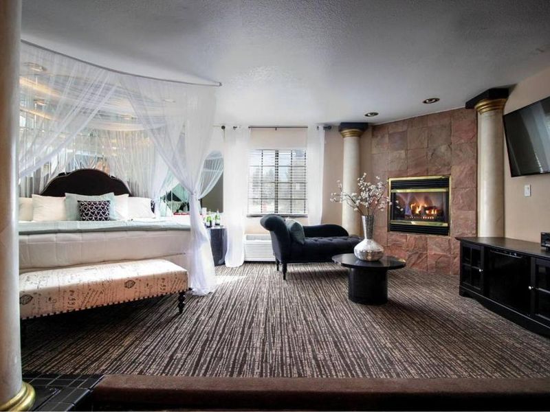 Postmarc Hotel & Spa Suites