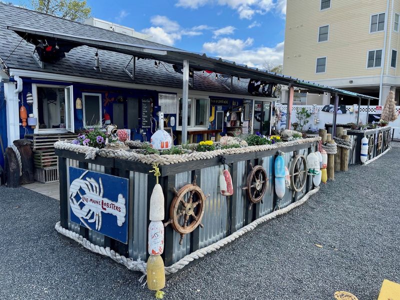 Stowe's Seafood - West Haven