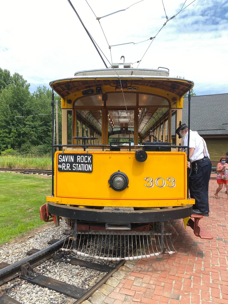 Twinkling Trolley Rides