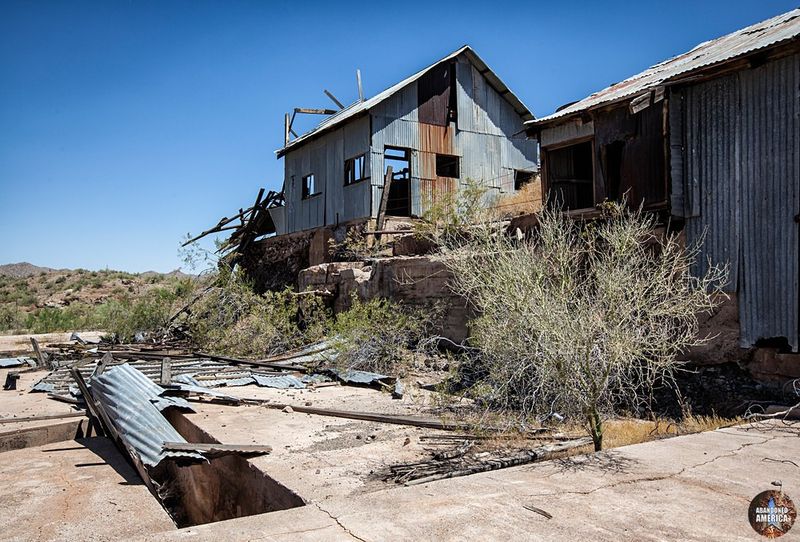 Gold Sparks a Desert Boom