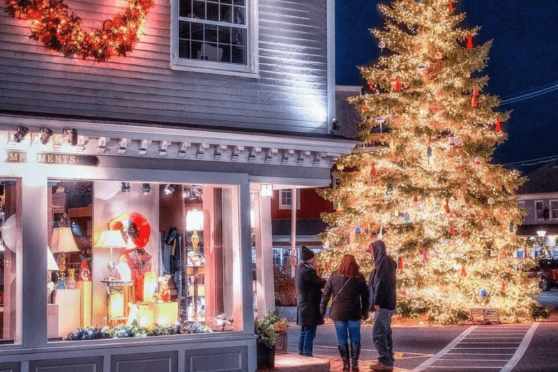 Dock Square Becomes a Festive Gathering Hub