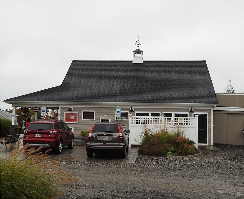 Dunne's Ice Cream, York (near Nubble Lighthouse)