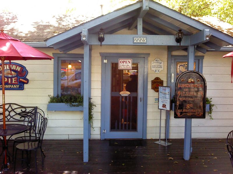 Julian Pie Company and the Baking Tradition Behind Its Fame