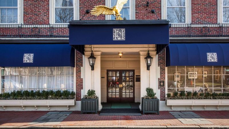 Eerie Elevator Rides With Invisible Passengers