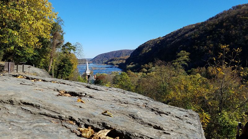 Trail Routes That Stay Peaceful Even in the Off-Season