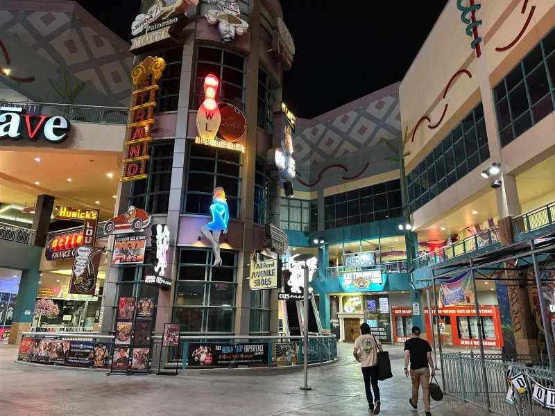 The Nerd at Neonopolis