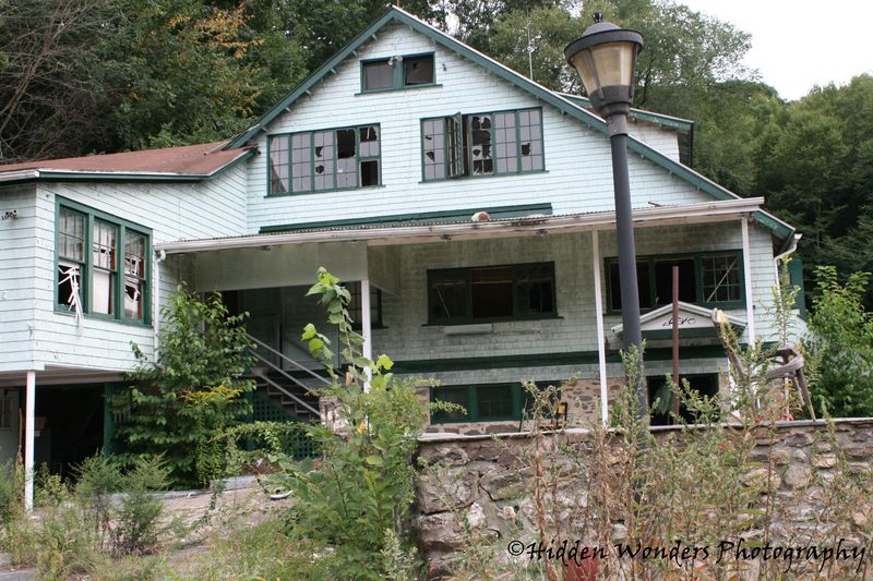 A Lakeside Escape for a Simpler Time