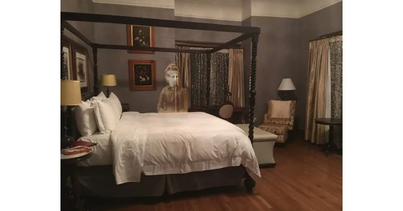 Reflections That Don't Match Reality