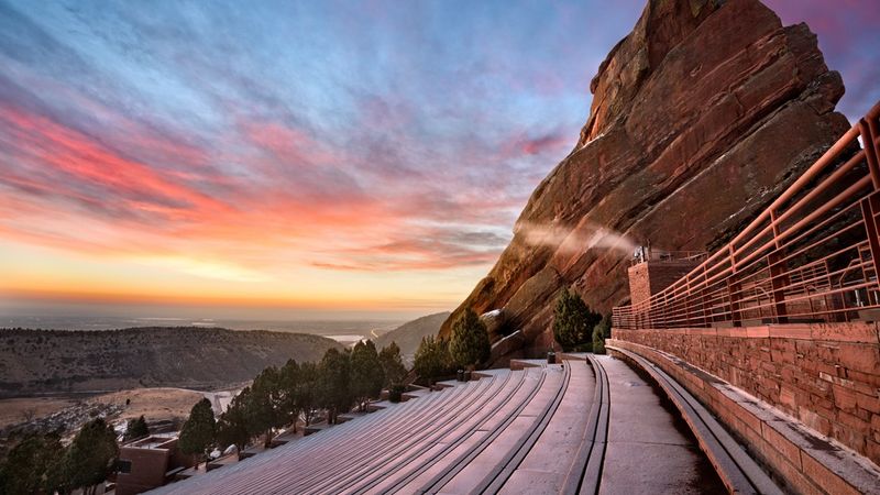 The Natural Amphitheater Effect of Red Rock Canyon