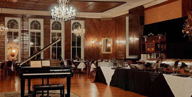The Dining Room That Holds Its Breath at Closing Time