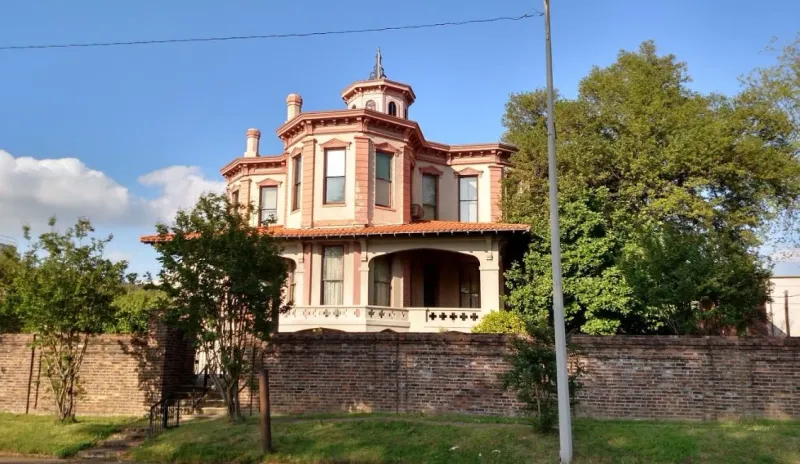 Museums, Archives, and Responsible Storytelling