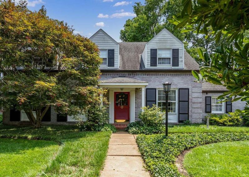 A History Rooted in Quiet Prosperity