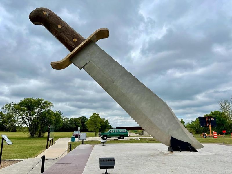 Bowie and Its Monument to a Legendary Blade