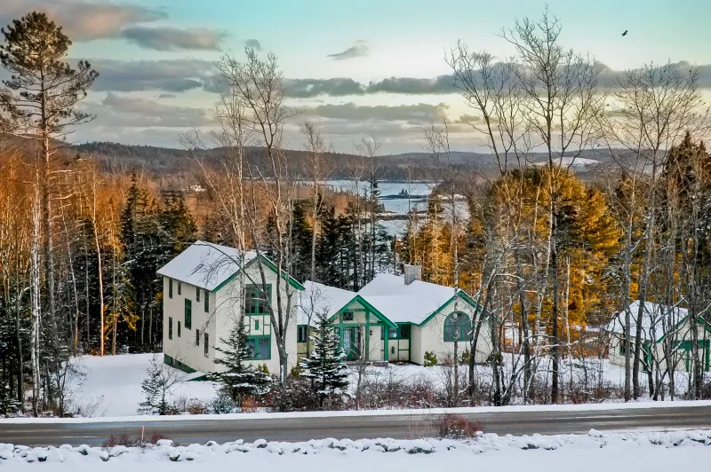 Historic Homes That Feel Like Holiday Postcards