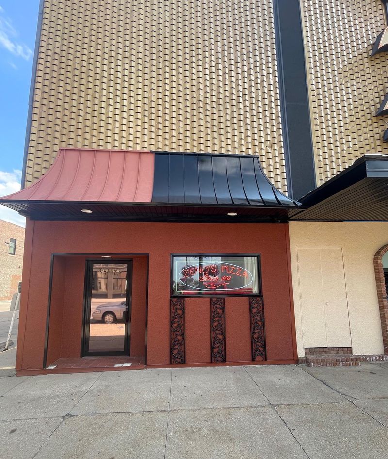 Zeno’s Pizza – Marshalltown