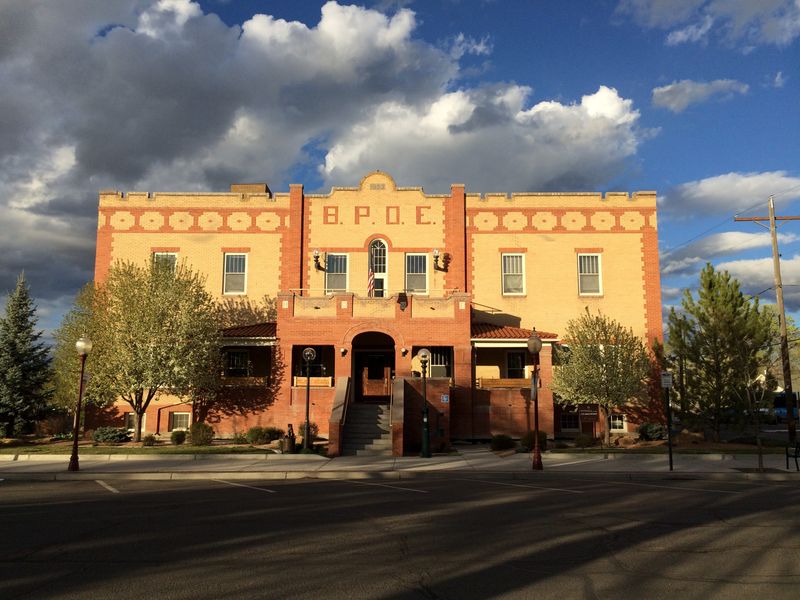 Utilitarian Vibe - The Forgettable Factor