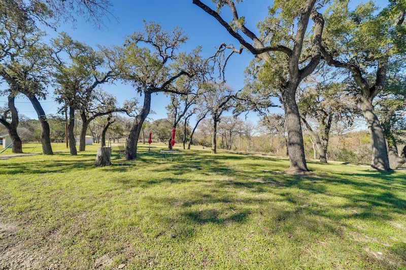 A Hill Country Setting That Encouraged Storytelling
